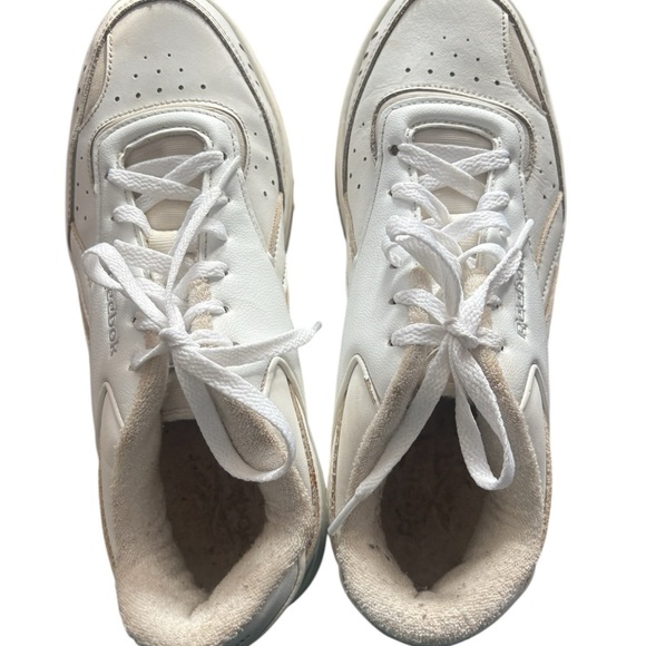 Reebok Women's White Athletic Shoes Size 8 - Picture 5 of 7